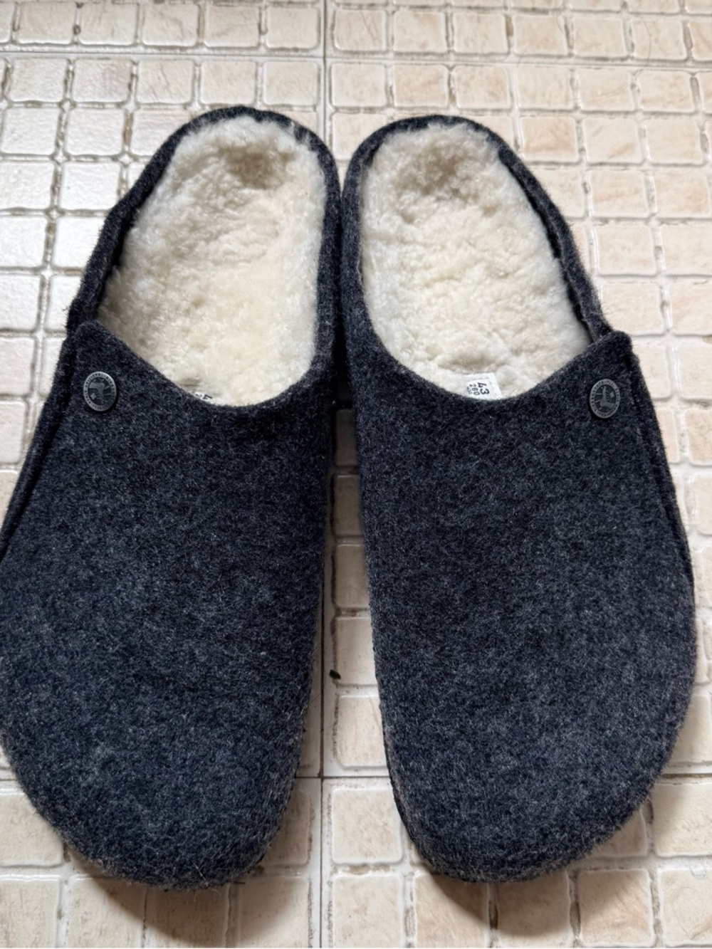 Birkenstock Zermatt Slipper Charcoal Wool felt and shearling Fuzzy Slipper. EU43